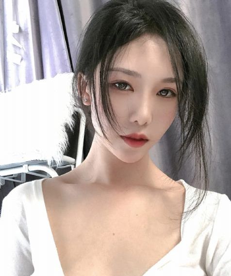屈服在同学胯下的麻麻_1080神马在线观看