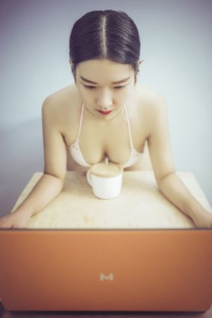 出轨同学会在线_HD高清在线