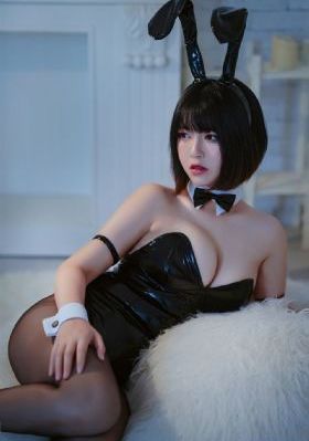 爱丽丝梦游仙境_超清神马影院手机在线